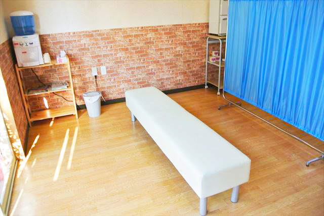 よこい整骨院の待合席
